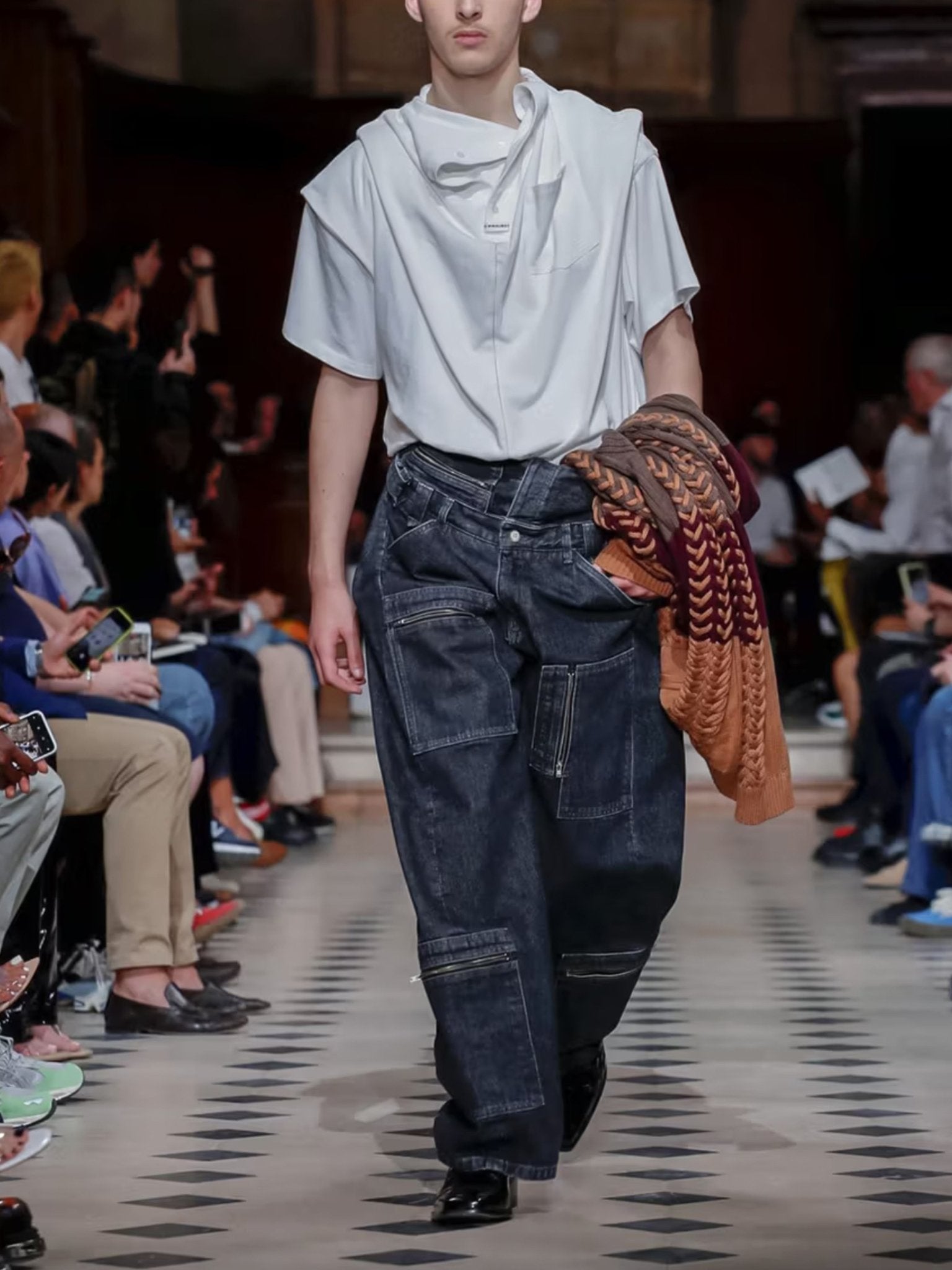 Y/PROJECT S/S 2020 RUNWAY PILOT DENIM. (L) - SEVENUES.