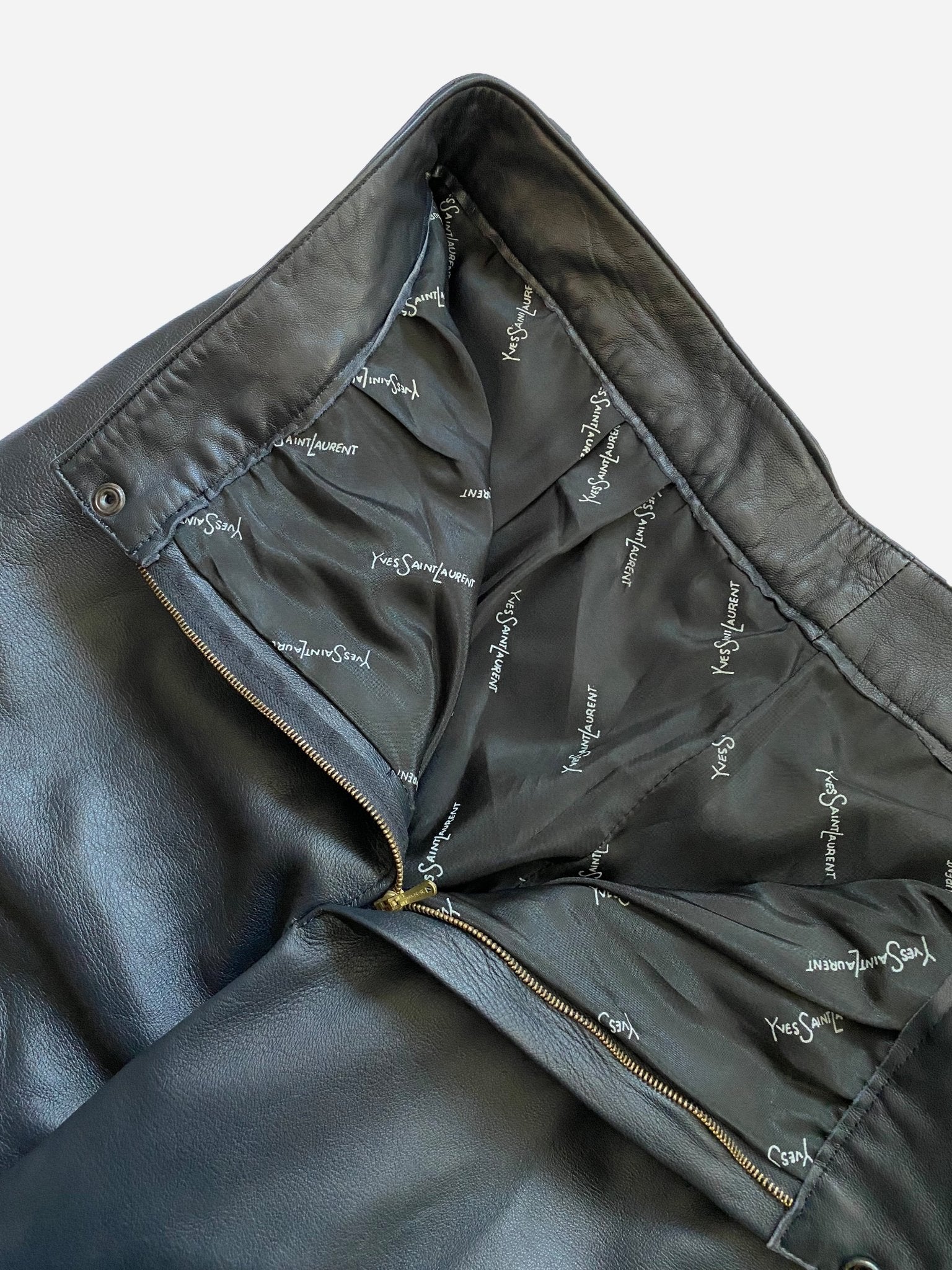 YVES SAINT LAURENT NAPPA LEATHER PANTS. (52 / L) - SEVENUES.