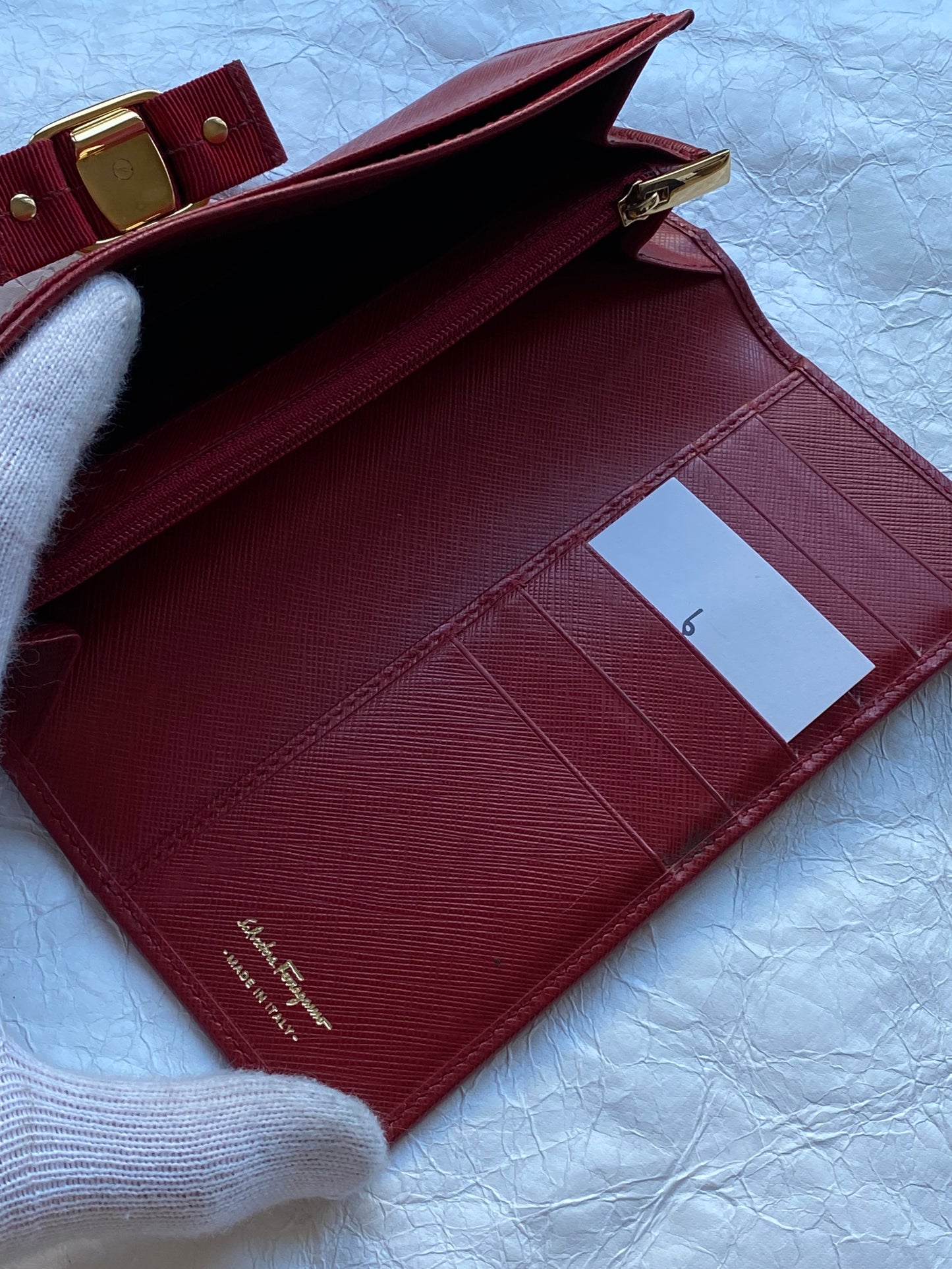 SALVATORE FERRAGAMO VARA BOW LEATHER WALLET.