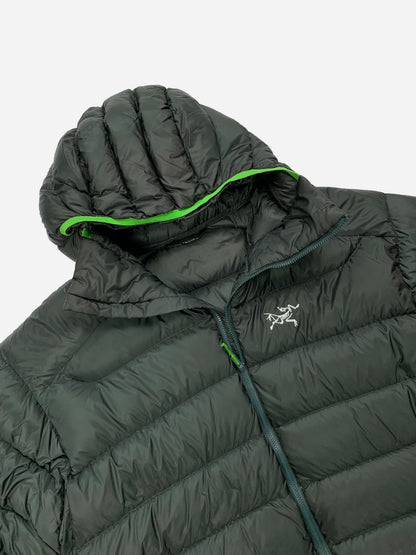 ARC'TERYX CERIUM LT HOODY DOWN JACKET. (XL)