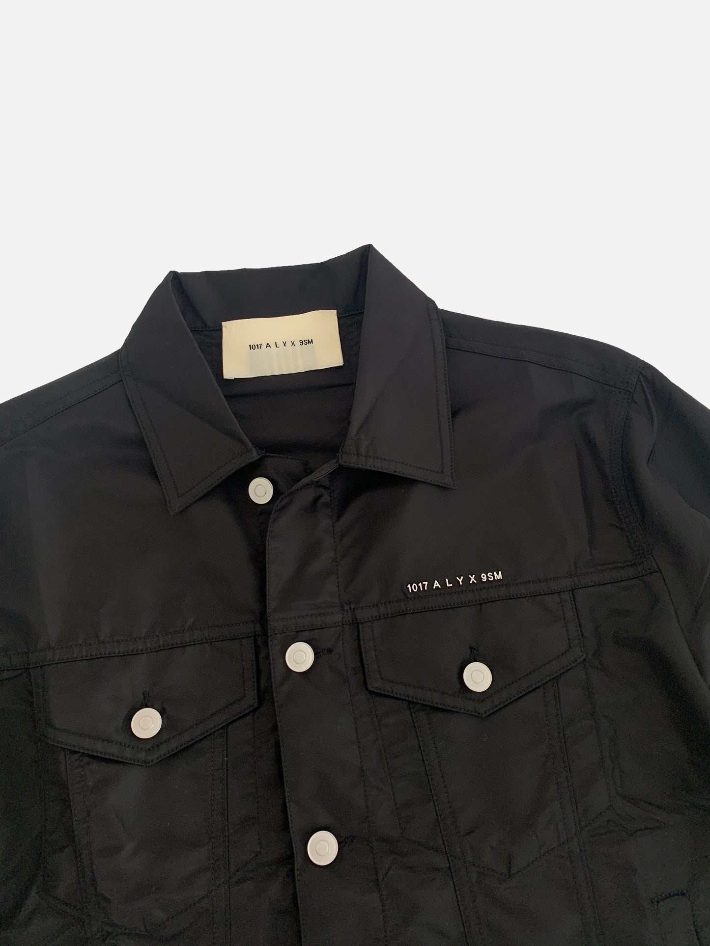 1017 ALYX 9SM NYLON TRUCKER JACKET. (L)