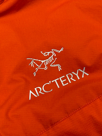 ARC'TERYX ATOM LT HOODY JACKET. (S)