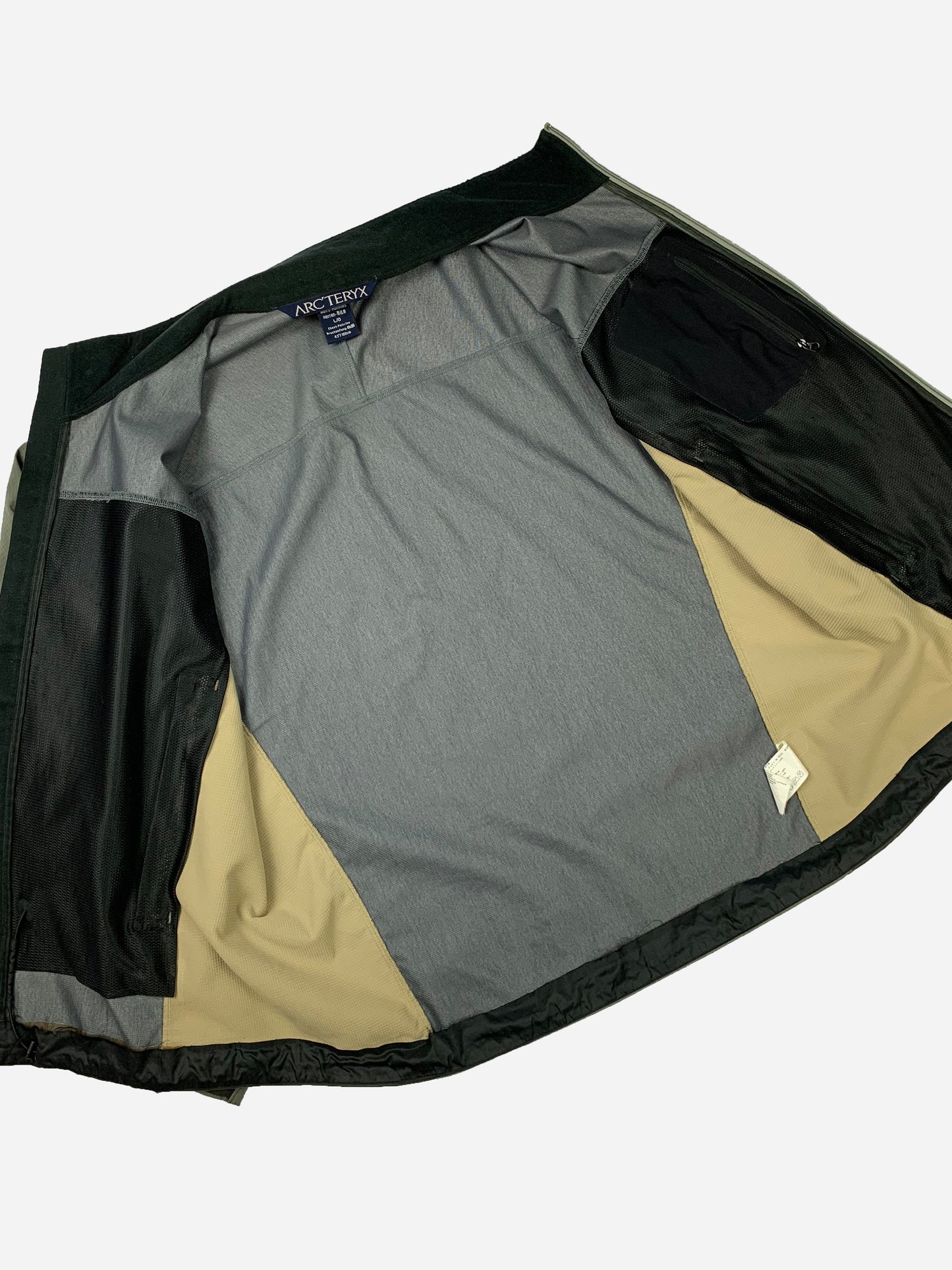 ARC'TERYX ZIP-UP SOFT SHELL JACKET. (L)