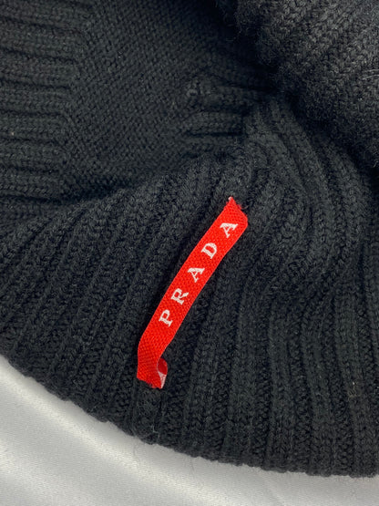 PRADA MILANO KNITTED LOGO PATCH BEANIE.