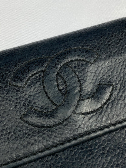 CHANEL 'CC' LOGO LEATHER BI-FOLD WALLET.