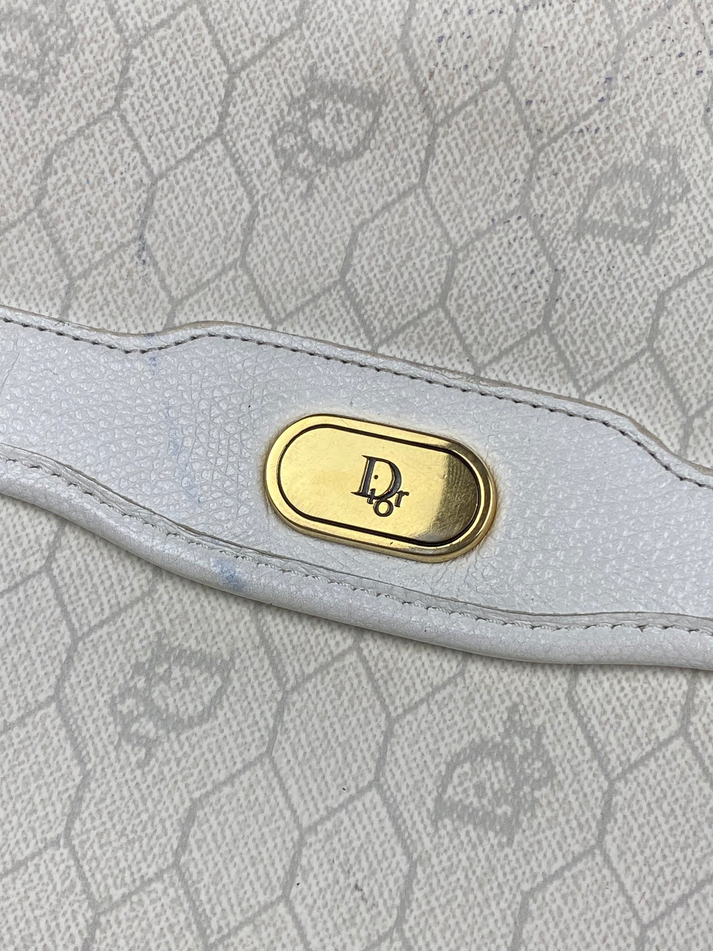 CHRISTIAN DIOR HONEYCOMB LEATHER SHOULDER BAG.