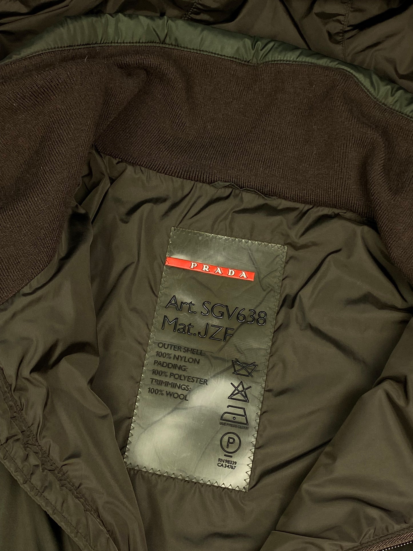 PRADA MILANO LINEA ROSSA A/W '03 NYLON PADDED JACKET. (50 / M)