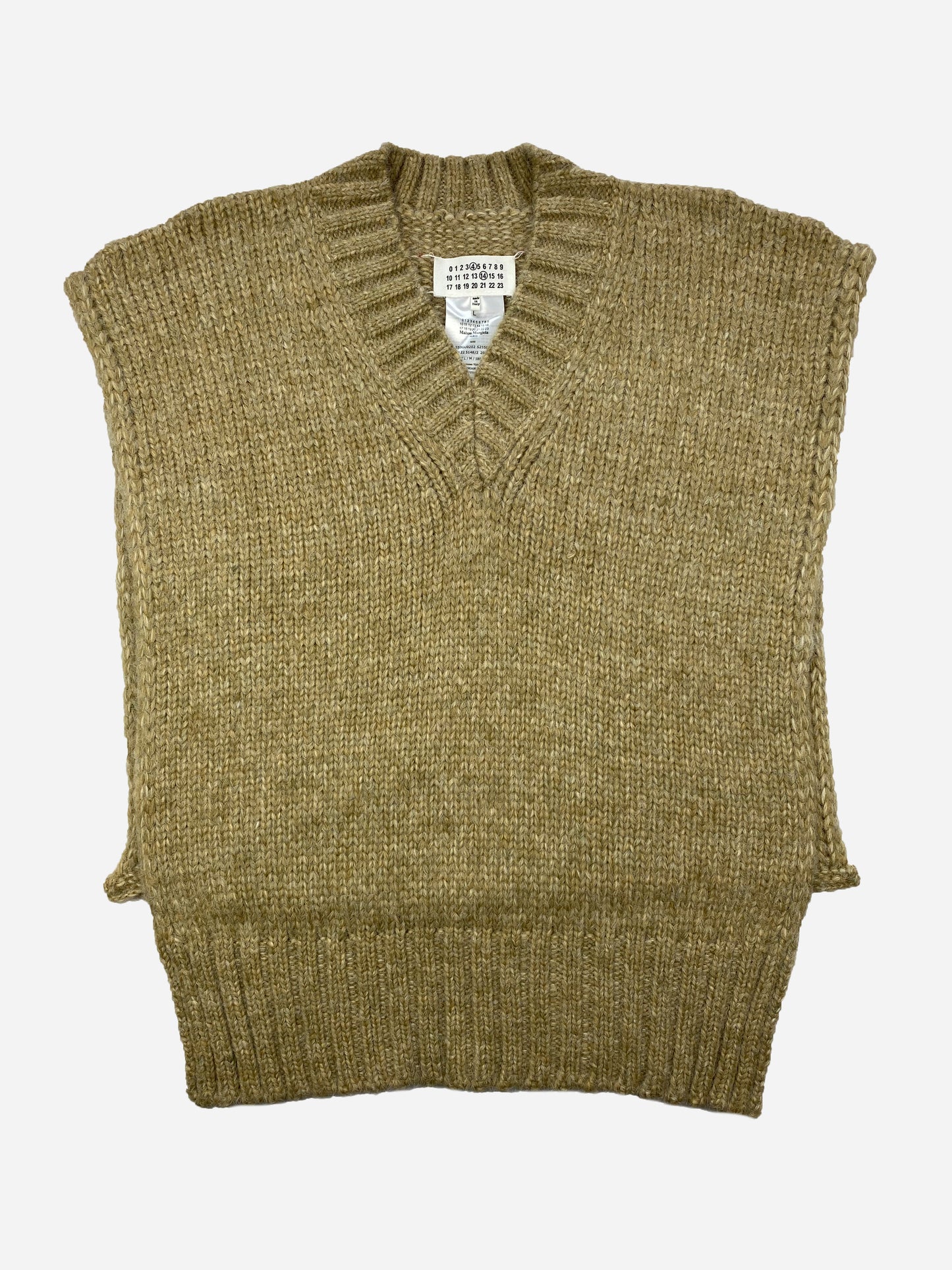 MAISON MARGIELA F/W 2022 OPEN SIDE KNIT SWEATER VEST. (L)