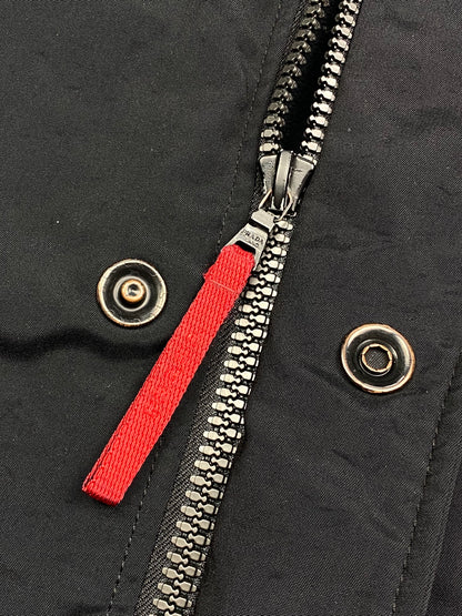 PRADA MILANO LINEA ROSSA LOGO DOWN JACKET W/ FLEECE LINING. (48 / M)