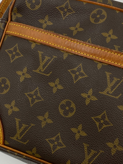 LOUIS VUITTON TROCADÉRO 30 SHOULDER BAG.